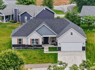 10577 Village Ln, Foristell, MO 63348