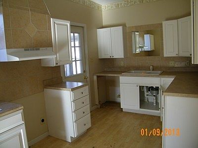 5th image of 215 N Main St