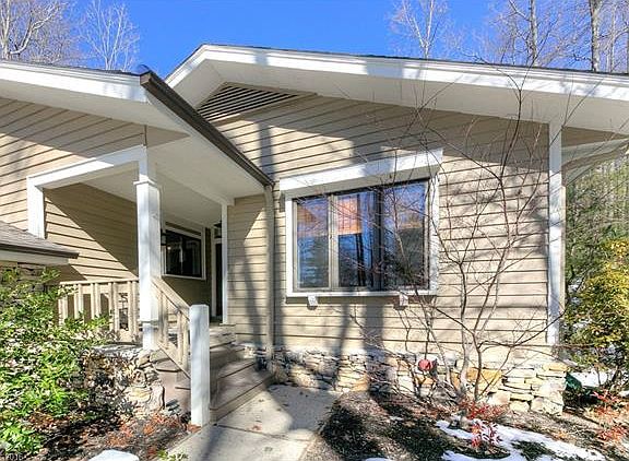 2nd image of 49 Nandina Ln