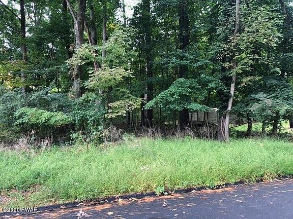 3rd image of 154 Pine Acres Ln