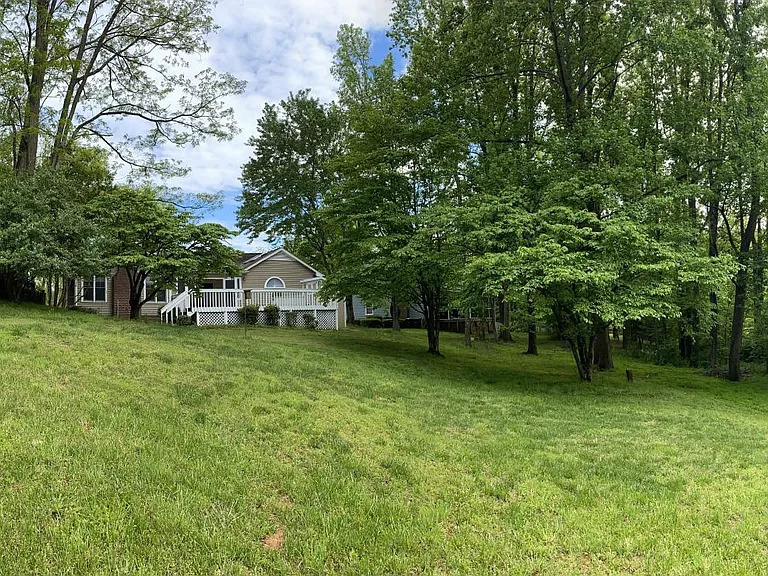 3613 Calyx Ct — Photo 33