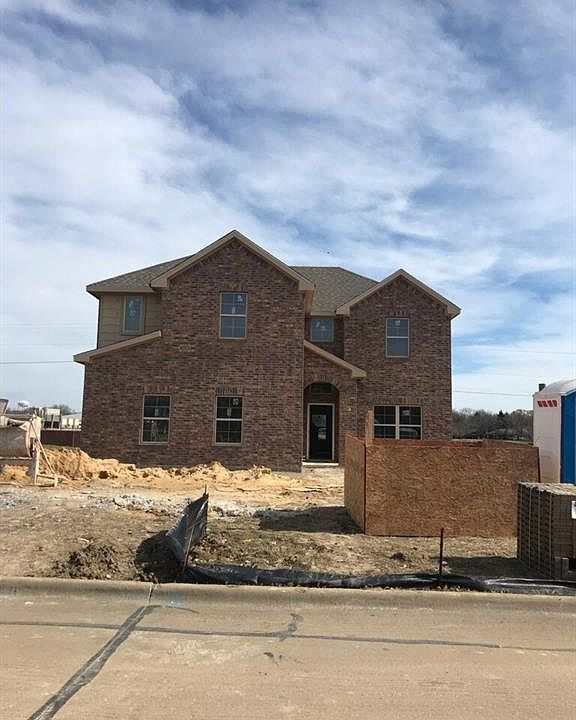 2nd image of 1002 Royse Ridge Rd