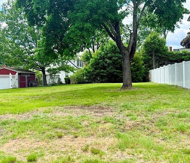 2nd image of 105 2nd St