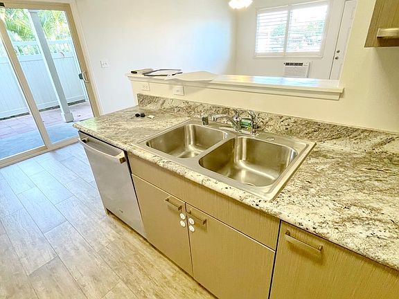 4th image of 62 Kihalani St Unit 901