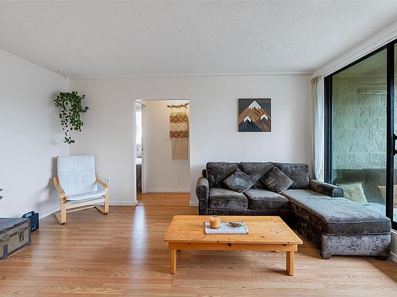 5th image of 1745 Leighton Rd #512