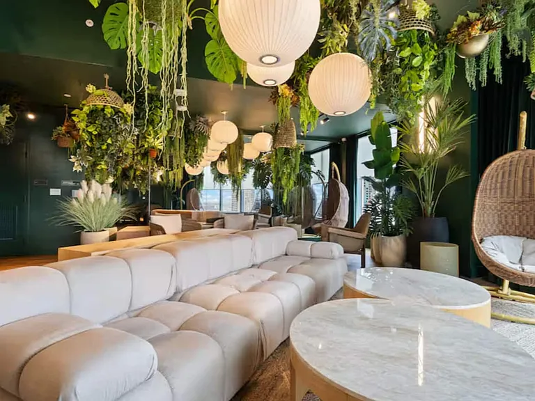 Building's Lounge