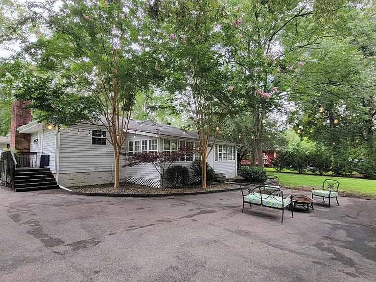 709 James Ave — Photo 30