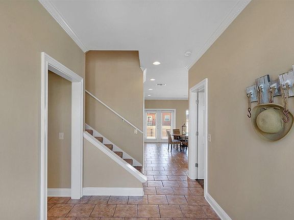3rd image of 1414 Via Deluna Dr