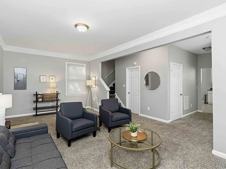 639 Ira St SW — Photo 5