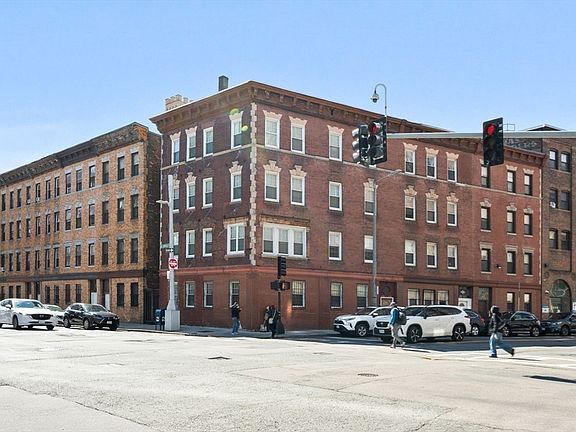 3rd image of 410 Harrison Ave