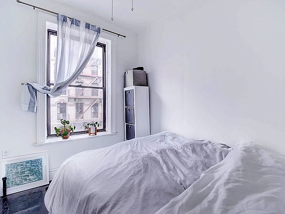 5th image of 247 Grand St #3F1
