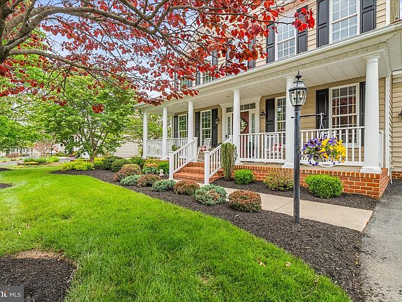 4th image of 1808 Fieldbrook Ln