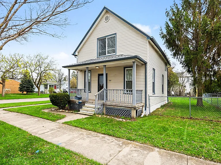 801 S Sherman St — Photo 25