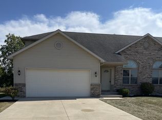 2901 Goldenrod Ln, Findlay, OH 45840