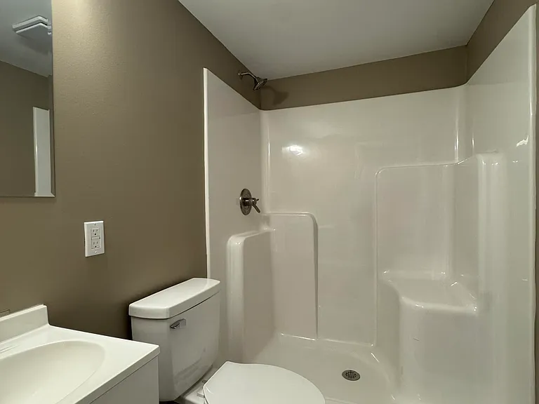 2564 Millbrook Dr — Photo 35