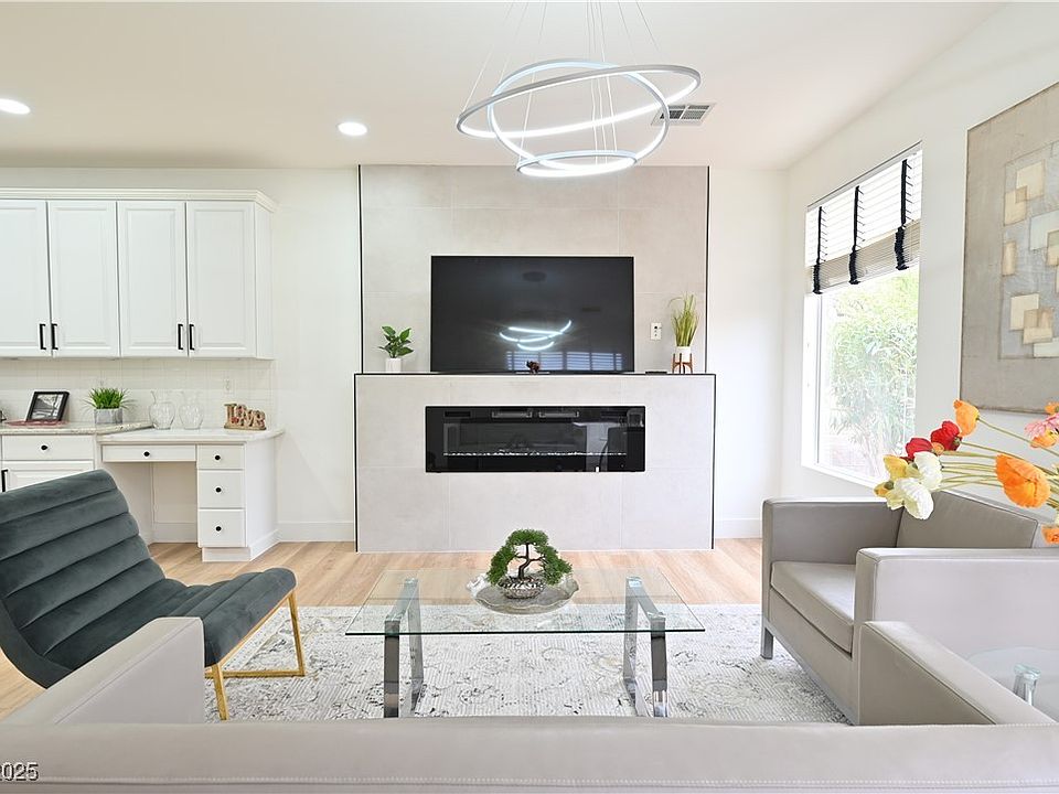 1st image of 10242 Largo Sassetta Ct