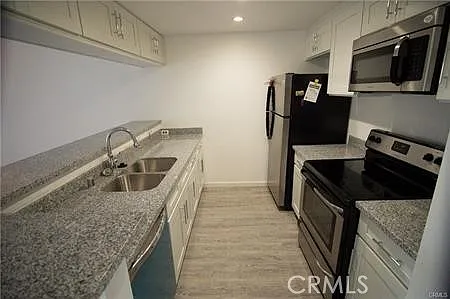 420 Redondo Ave — Photo 5