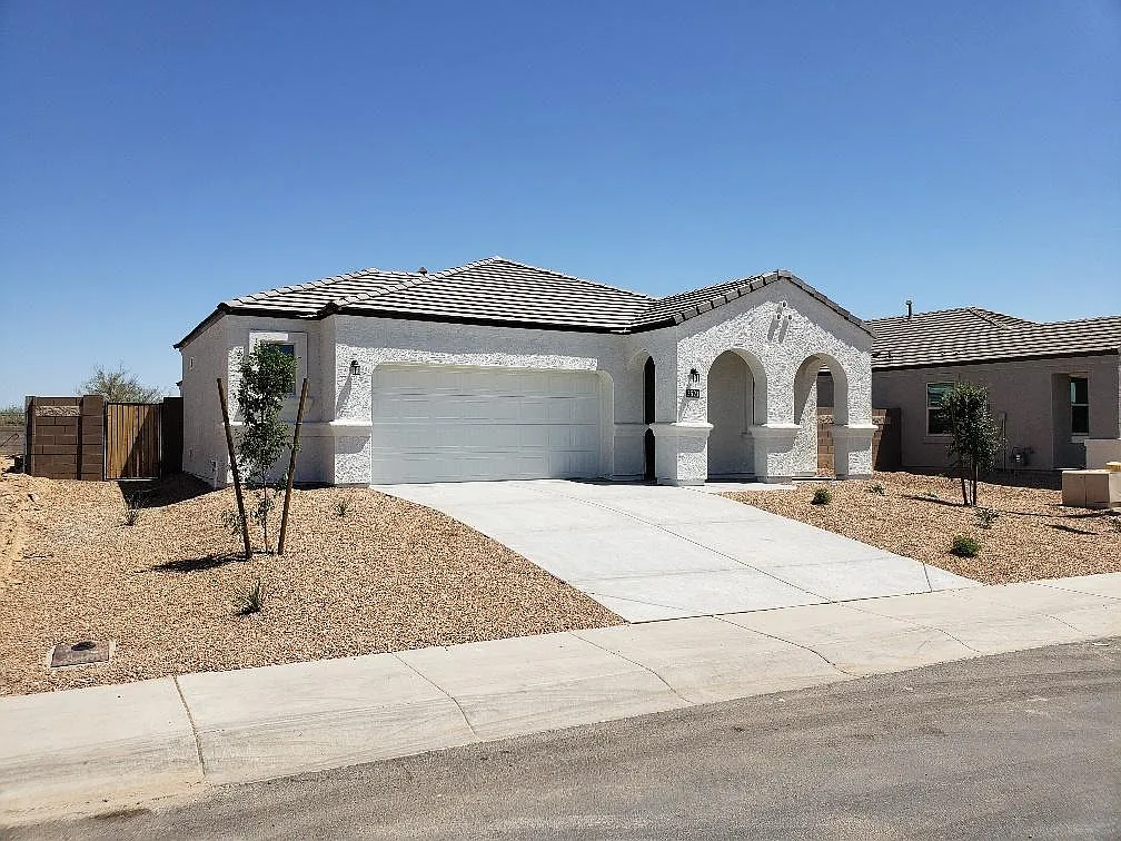 4 bed, 2024 sqft, $2,195 — Photo 1