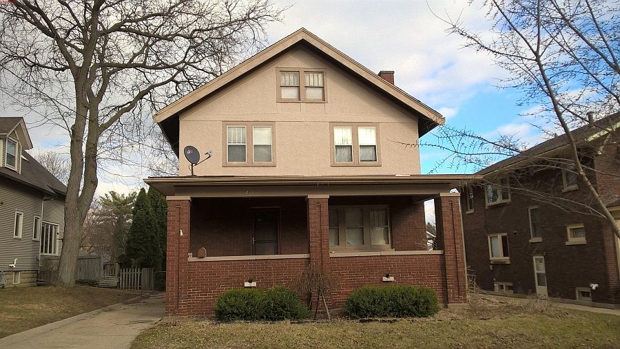 1st image of 218 S Highland Ave