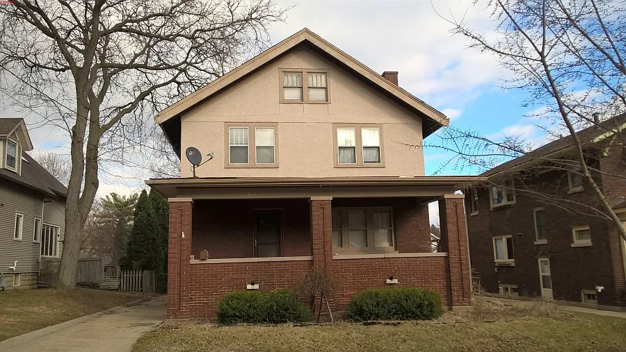 218 S Highland Ave photo 1