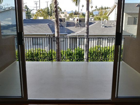 5th image of 4240 Fulton Ave Unit 303