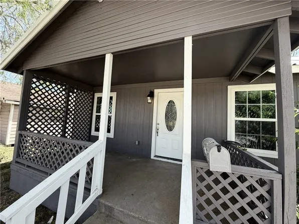 510 N Adams St, Alice, TX 78332
