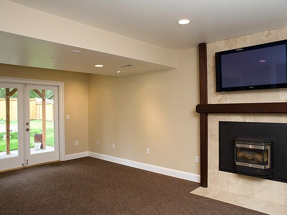 5th image of 20319 Greenwood Ave N