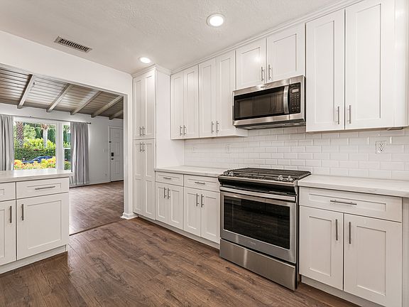 5th image of 16601 Valerio St