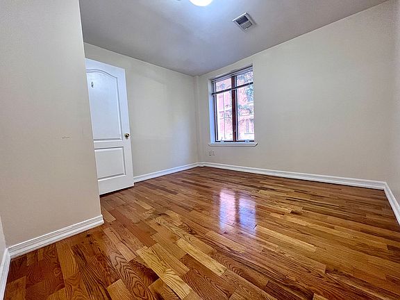 3rd image of 406 15th St APT 1E