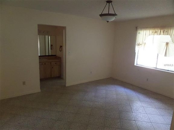 4th image of 222 Dirksen Dr