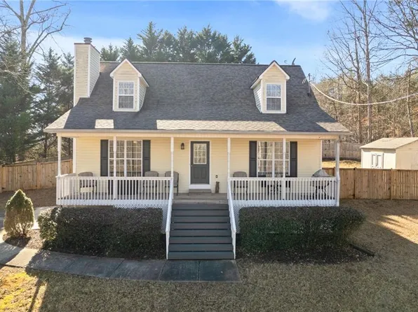 6720 Honeysuckle Ln, Gainesville, GA 30506