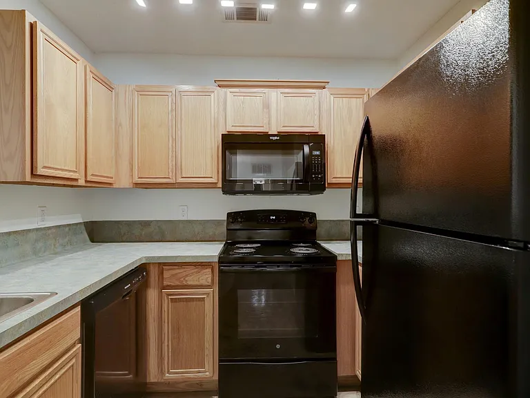 1112 W Lawrence St #9 — Photo 7