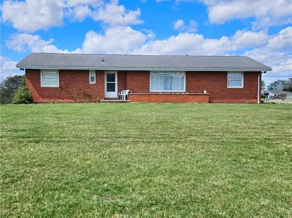 1454 Harris Hwy, Parkersburg, WV 26101