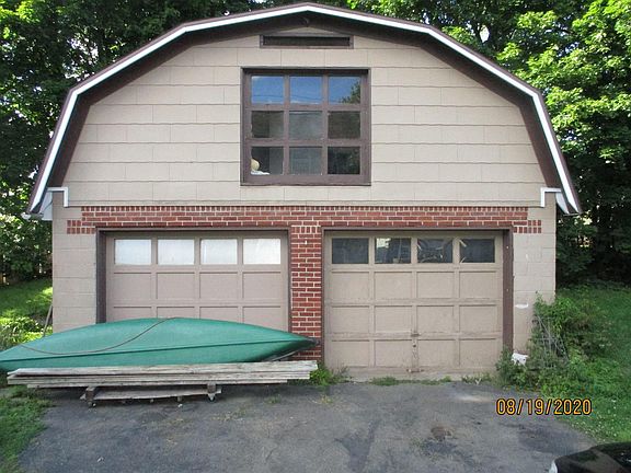 3rd image of 93 Theron St