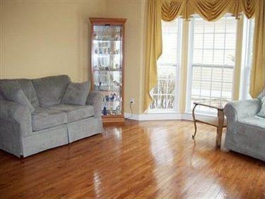 2nd image of 4814 Wilshire Dr