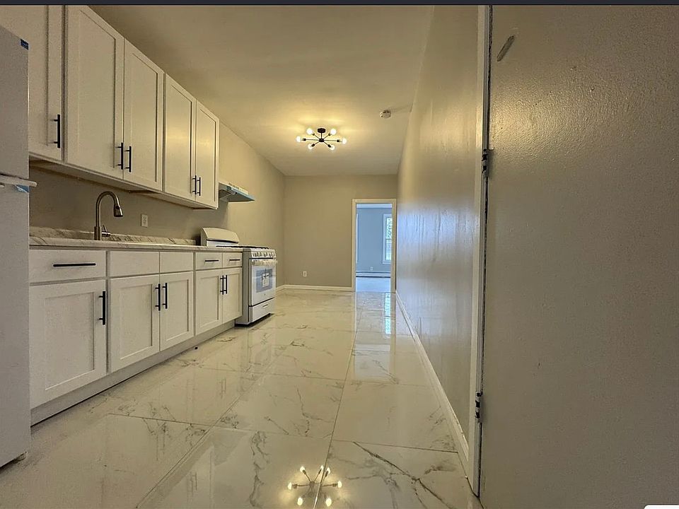 1st image of 63 Cambridge Ave #5