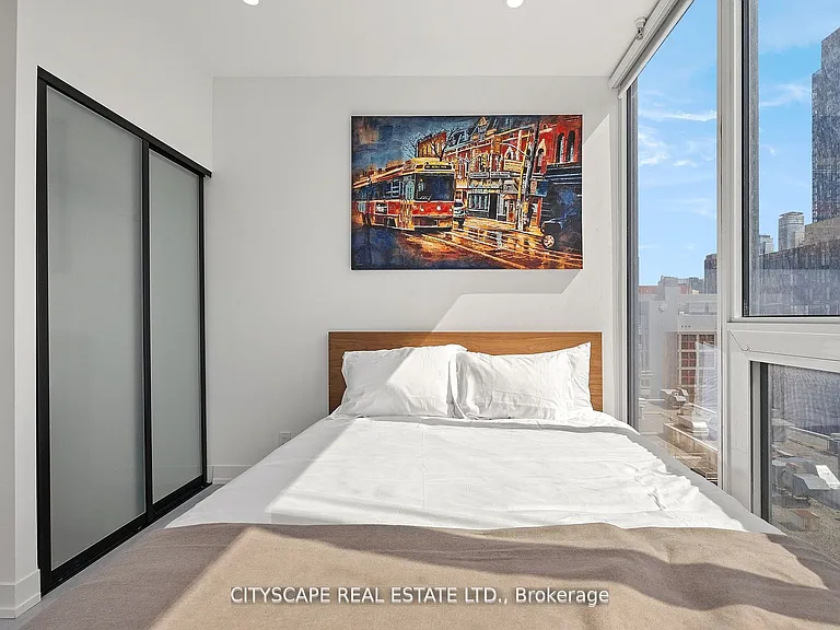 55 Mercer St S #1802 — Photo 9