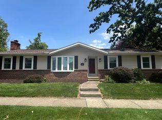 2017 10th St, Cuyahoga Falls, OH 44221