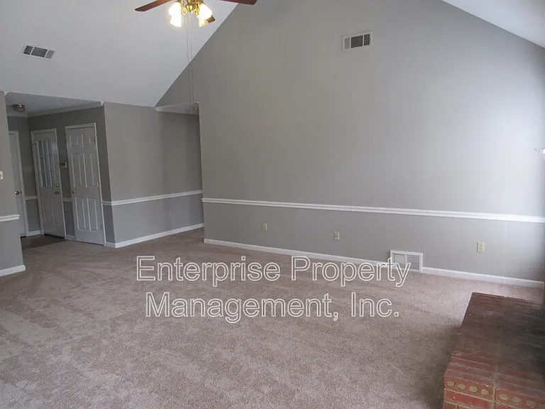 7037 Meadowlands Pl — Photo 17