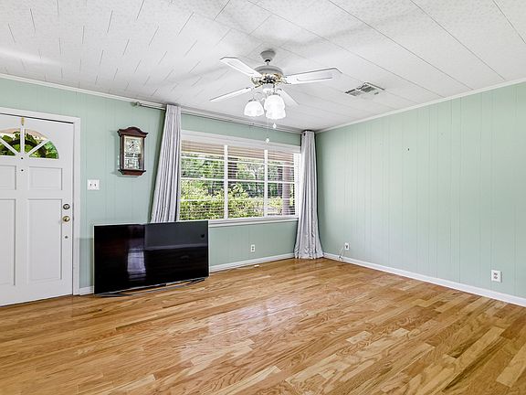 2nd image of 602 Rowland Rd