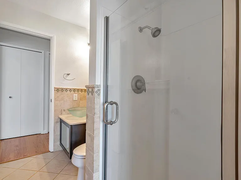 320 Peninsula Ave #413 — Photo 15