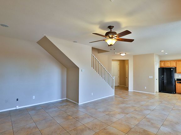 4th image of 105 E Lakeview Dr