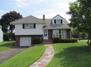 1-149 Mola Blvd, Elmwood Park, NJ 07407