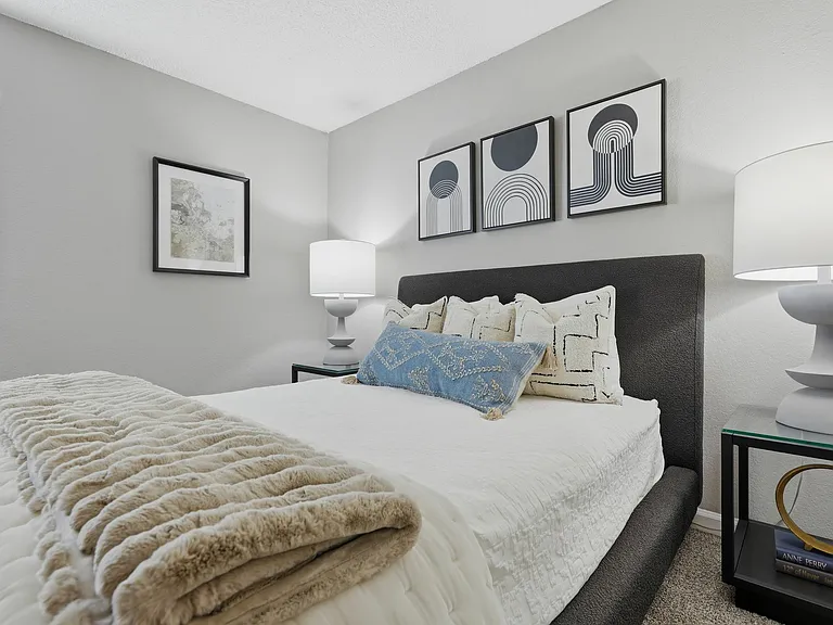 The Darby — Photo 10