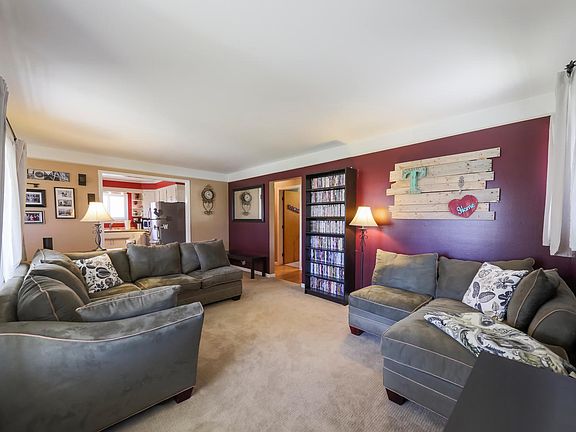 5th image of 7724 Louise Ct