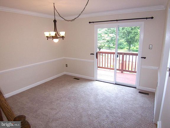 5th image of 262 Temple Dr