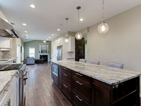 4th image of 46500 Hollymead Pl