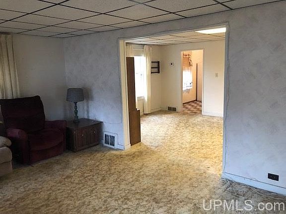 5th image of 108 Houghton St