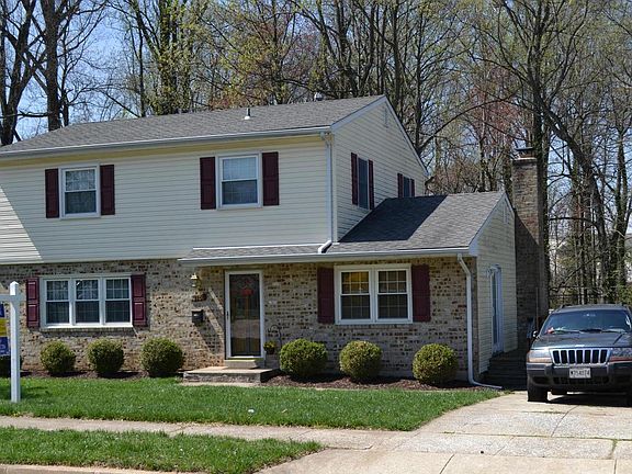 3rd image of 116 W Chestnut Hill Ln