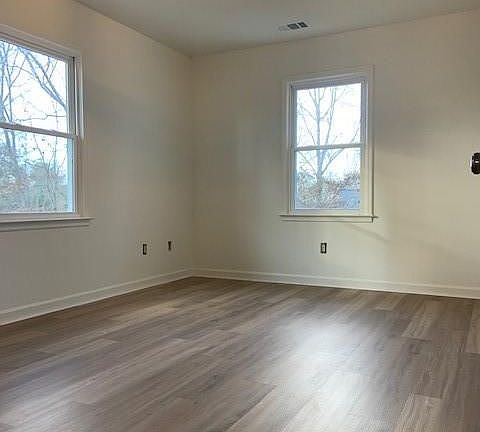 5th image of 2711 Hawk Dr NE